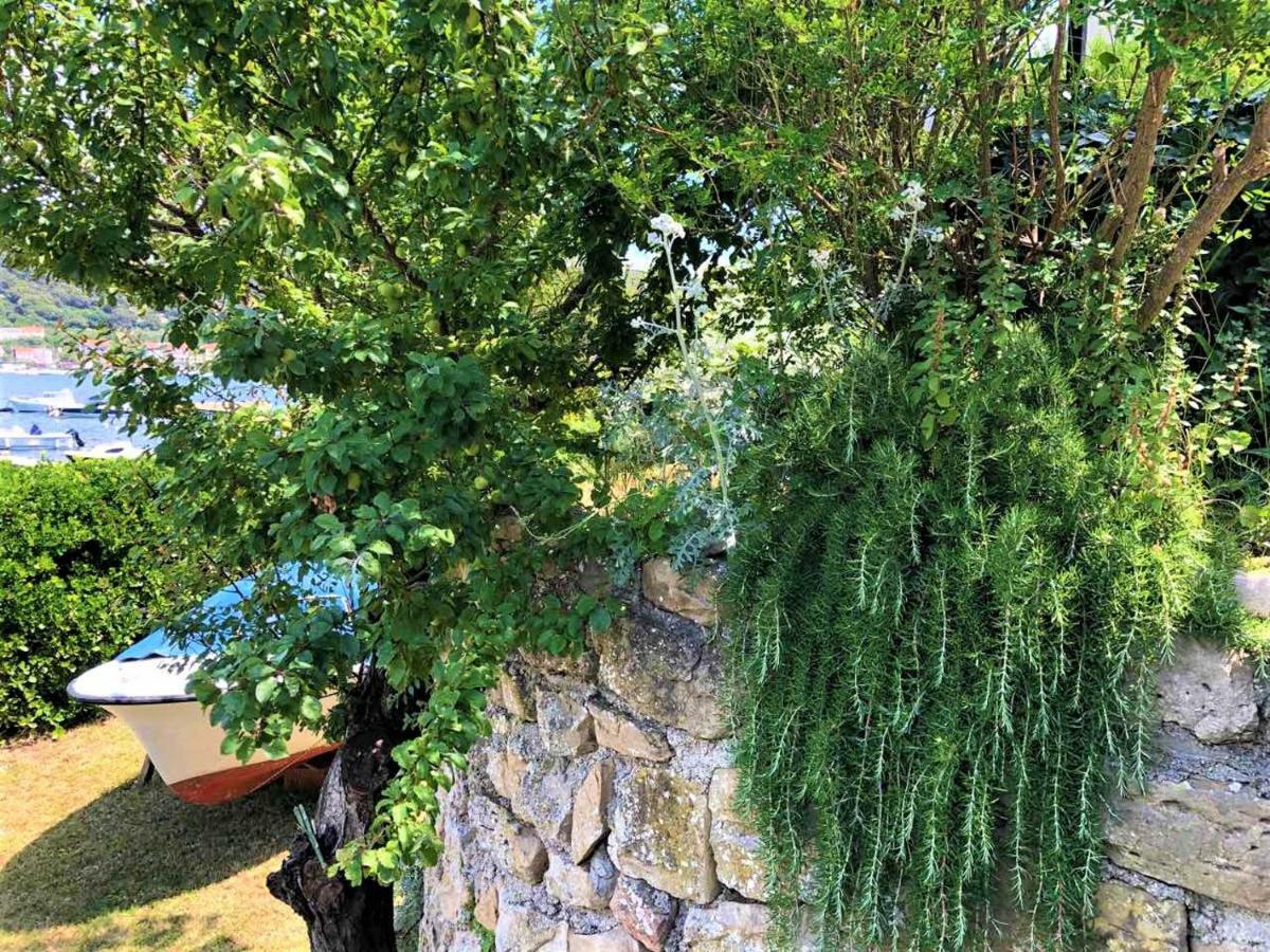 Apartments With Boat Mooring Marija Супетарска Драга Екстериор снимка
