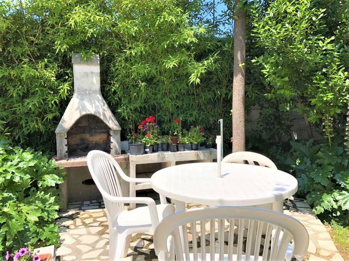 Apartments With Boat Mooring Marija Супетарска Драга Екстериор снимка