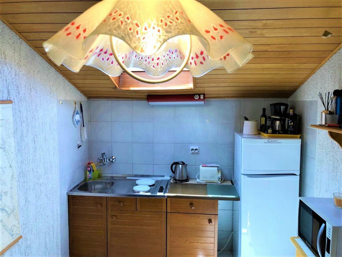 Apartments With Boat Mooring Marija Супетарска Драга Екстериор снимка