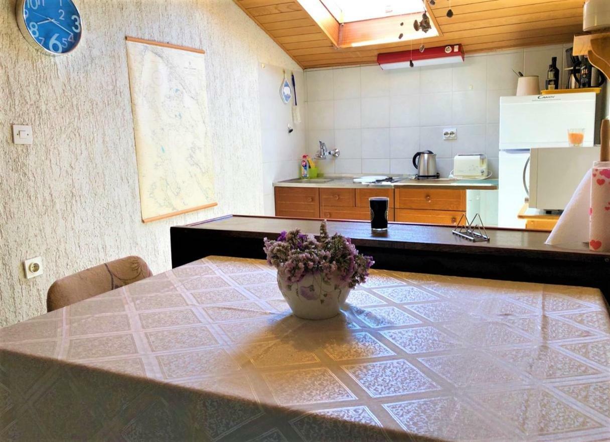 Apartments With Boat Mooring Marija Супетарска Драга Екстериор снимка