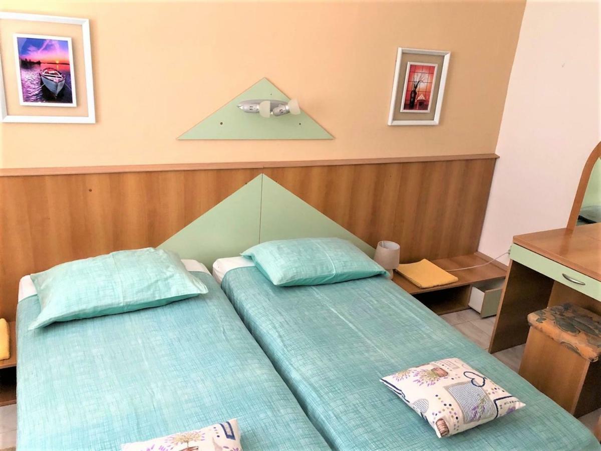 Apartments With Boat Mooring Marija Супетарска Драга Екстериор снимка