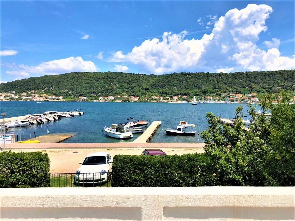Apartments With Boat Mooring Marija Супетарска Драга Екстериор снимка