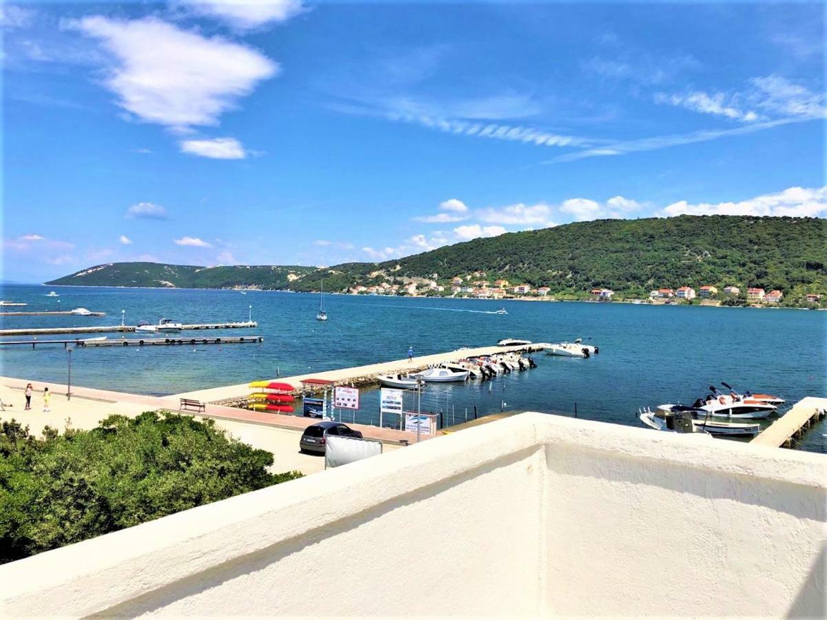 Apartments With Boat Mooring Marija Супетарска Драга Екстериор снимка