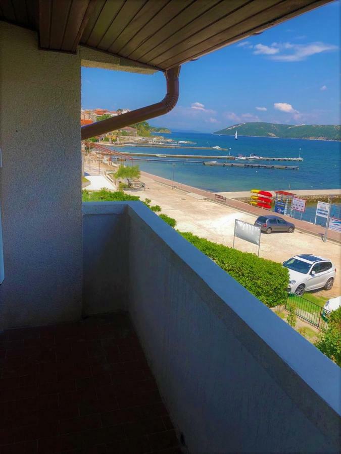 Apartments With Boat Mooring Marija Супетарска Драга Екстериор снимка